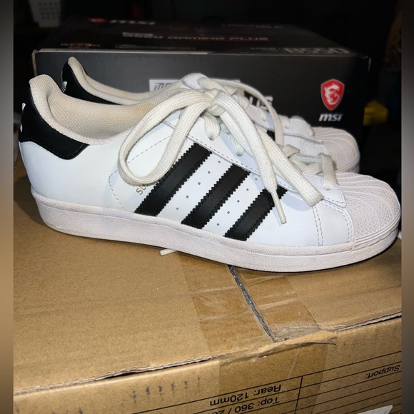 Adidas Superstar Shoes - Picture 3 of 6